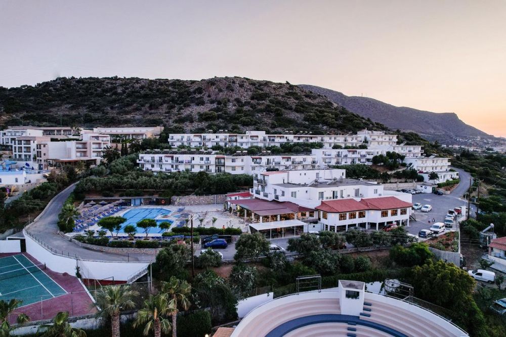 Semiramis Village Hotel 4*