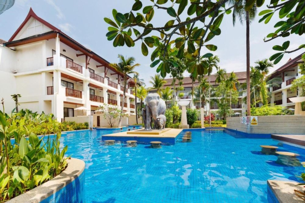 Apsara Beachfront Resort & Villas 4+