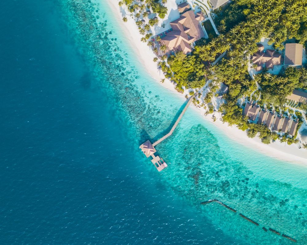 Reethi Faru Resort 4*