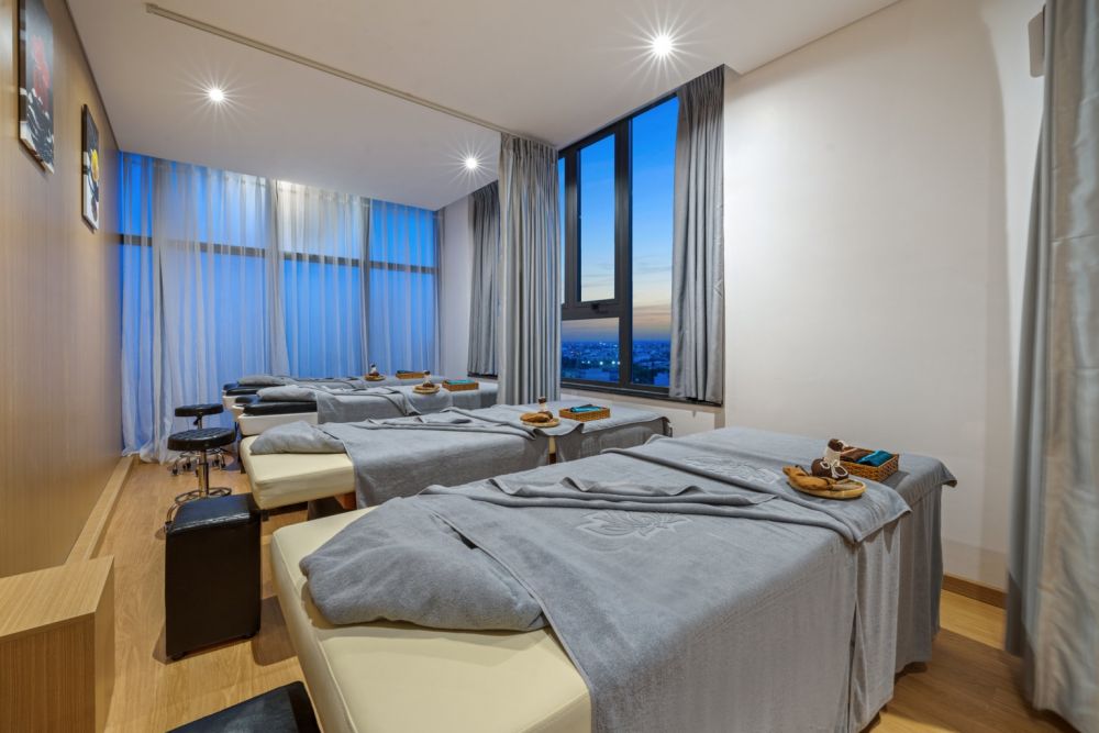 Golden Lotus Grand Hotel 4*