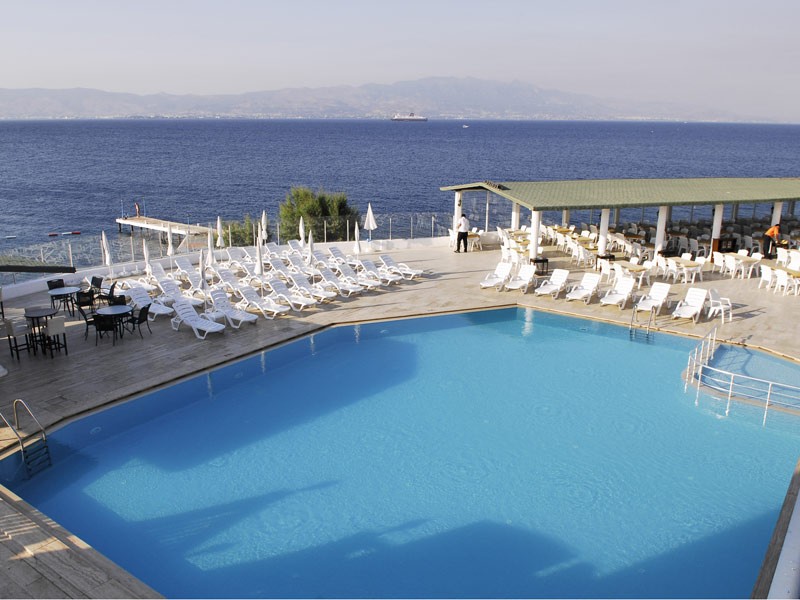 CNT Beach Hotel (ex.Chronos Beach Hotel Akyarlar) 4*