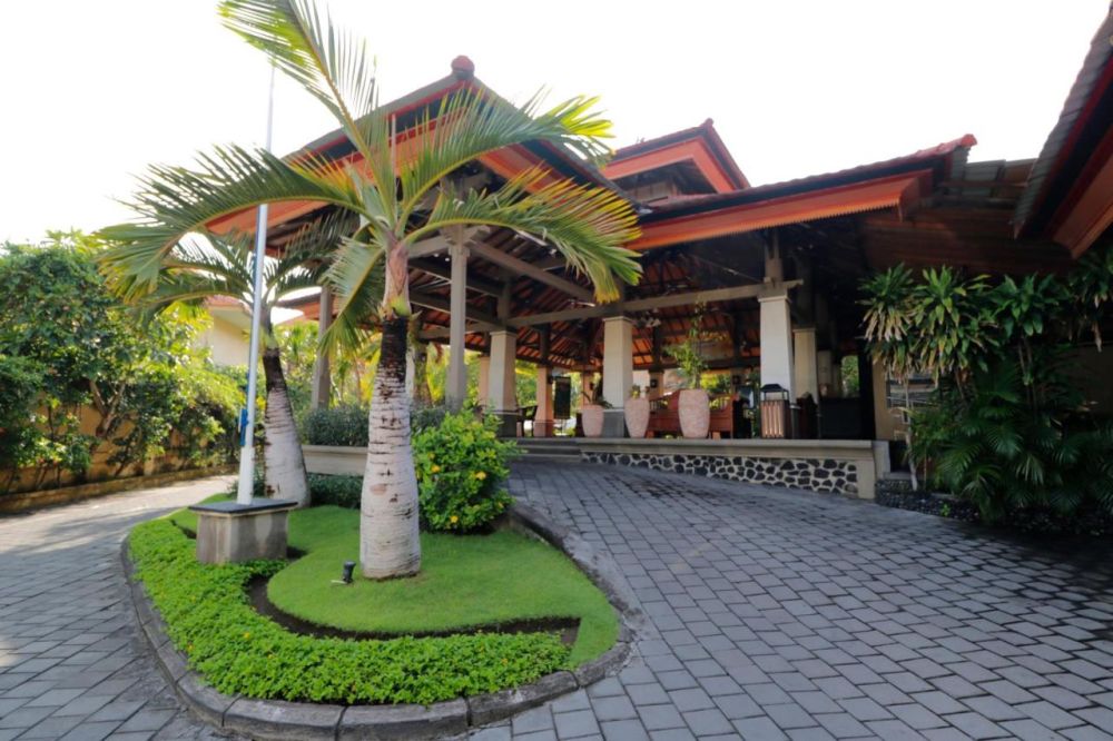 Adi Dharma Hotel 3*