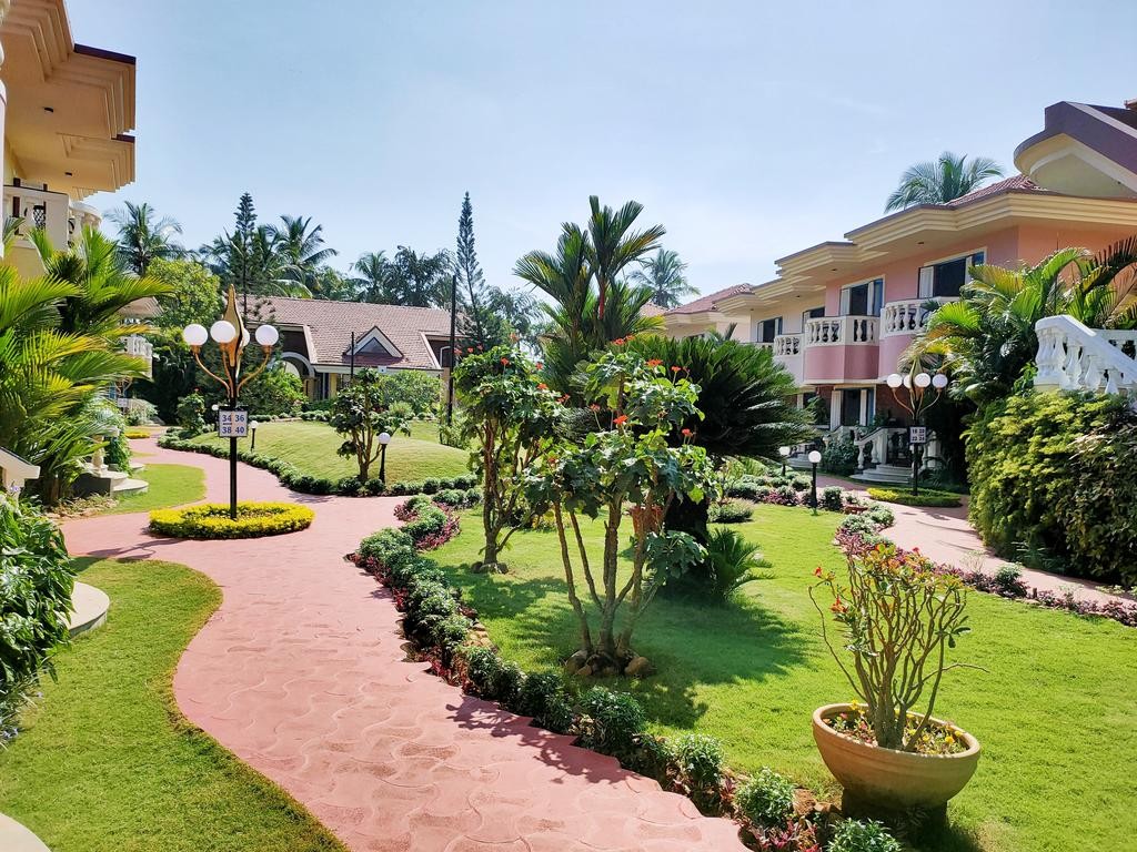 Coconut Grove Resort 4*