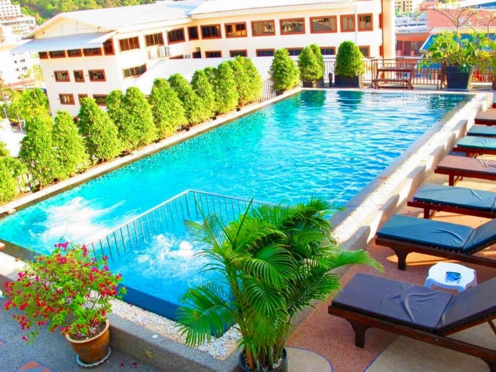 77 Patong Hotel & SPA 3*