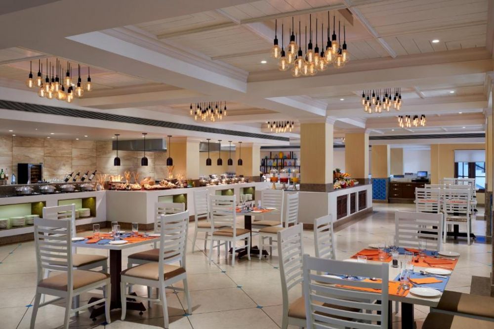 Holiday Inn Resort 5*