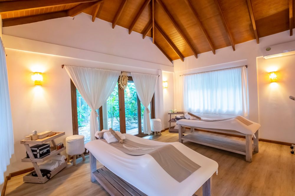Reethi Faru Resort 4*