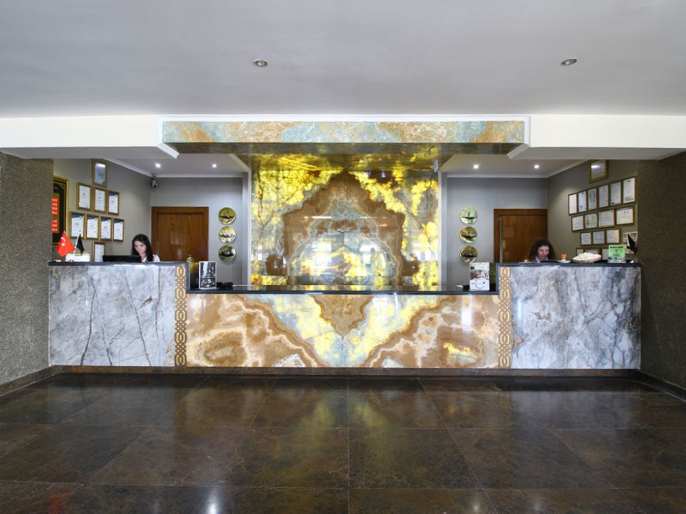 Azka Hotel 5*