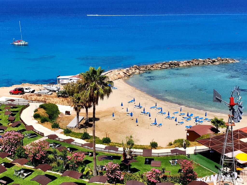 Cavo Maris Beach Hotel 4*