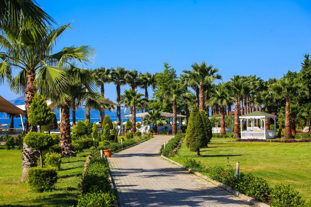 Fortezza Beach Resort Hotel 5*