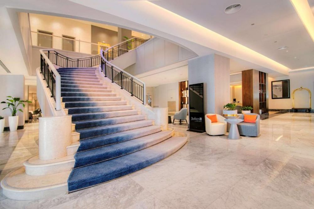 Radisson Blu Hotel & Resort Abu Dhabi Corniche (ex. Hilton Abu Dhabi) 5*