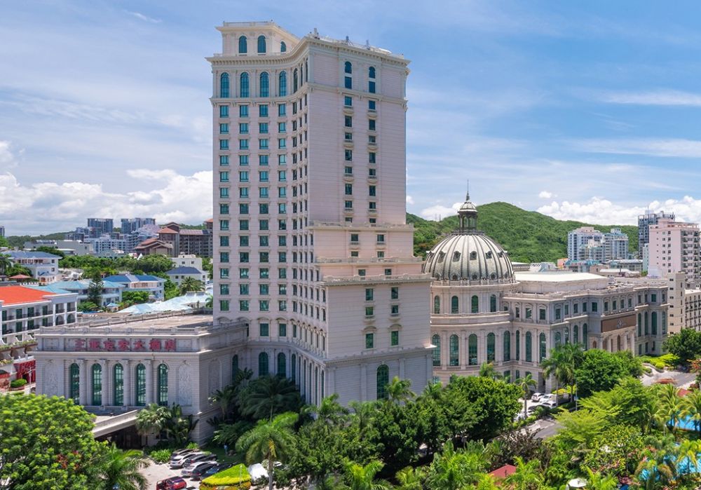 Baohong Hotel 4*