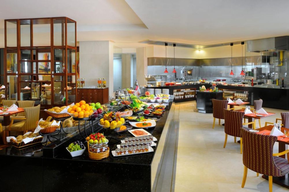 Crowne Plaza Dubai Jumeirah (ex. Ramada By Wyndham Jumeirah Hotel) 5*