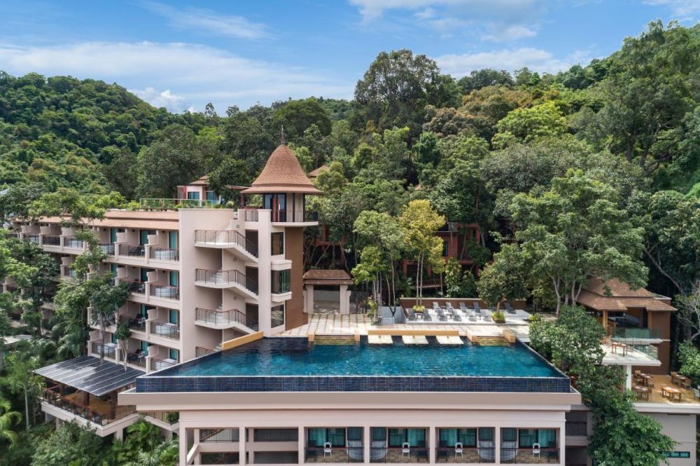 Avani Ao Nang Cliff Krabi Resort 4*