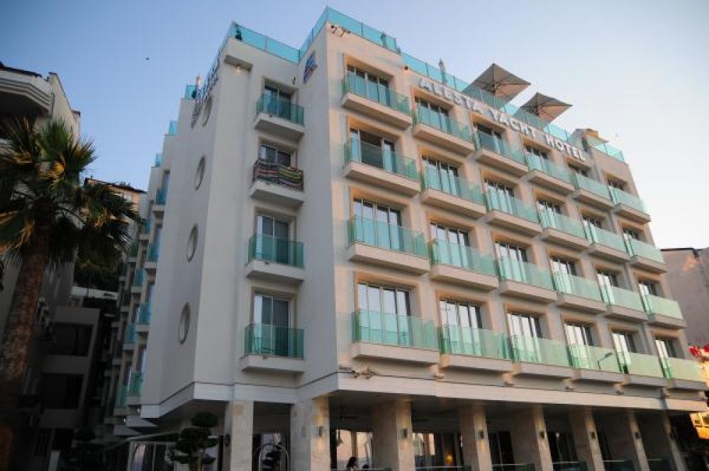 Alesta Yacht Hotel 
