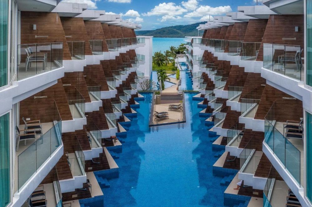 The Beachfront Hotel Phuket 4*