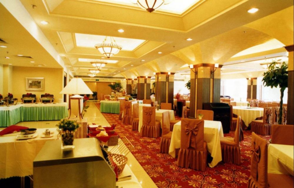 Beijing Dongfang Hotel 3*