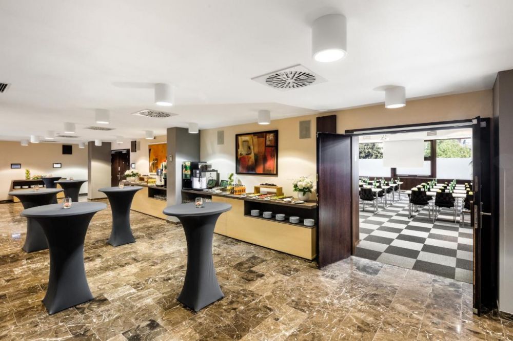 Occidental Praha (ex. Barcelo Praha) 4*