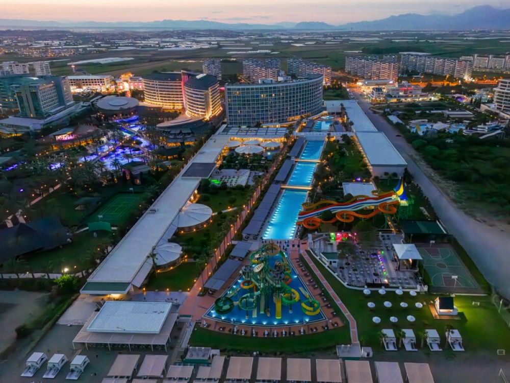 Crystal Centro Resort (ex. Amara Centro Resort) 5*