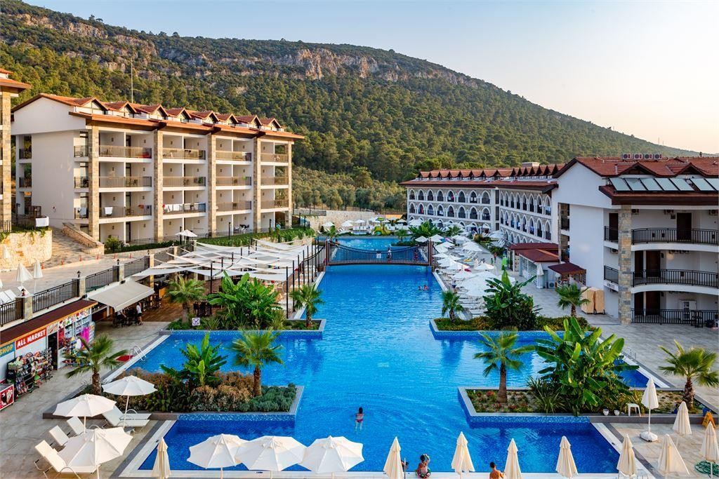 Ramada Resort Akbuk 5*