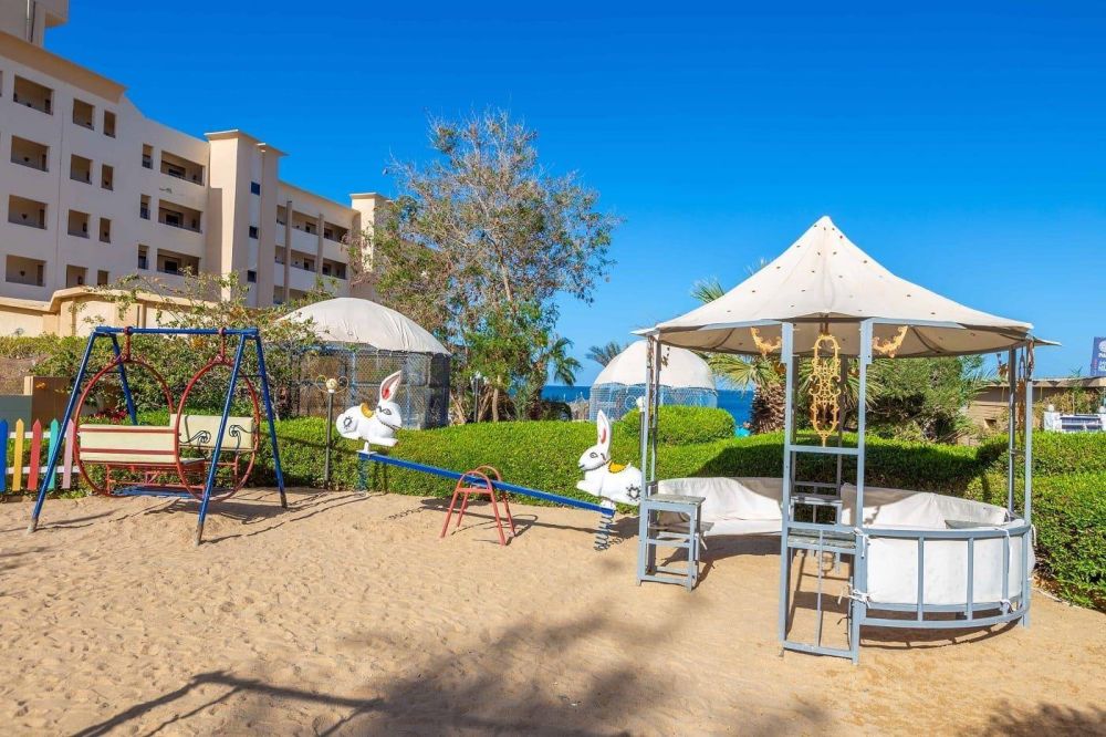 Sphinx Aquapark Beach Resort 4*