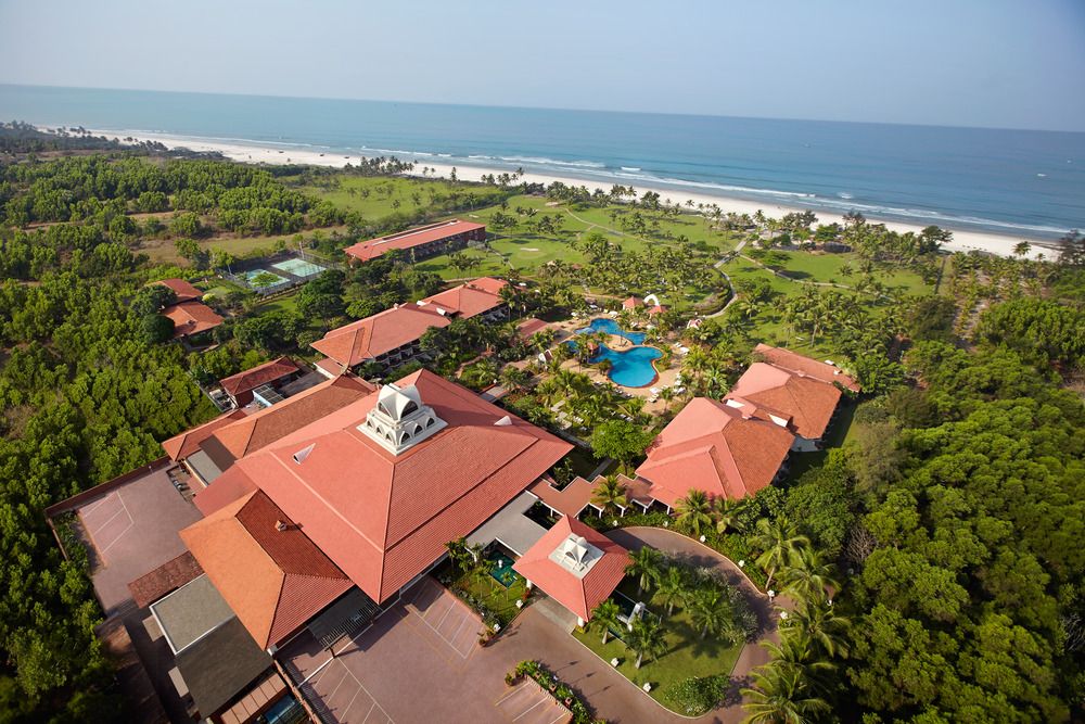 Caravela Beach Resort Goa (ex. Ramada Caravela) 5*