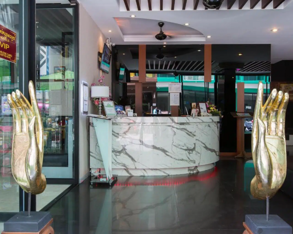 Hemingways Silk Hotel 3*