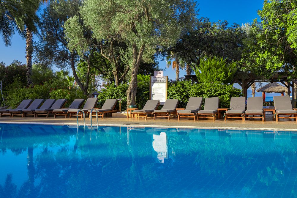 Latanya Park Resort Hotel 4*