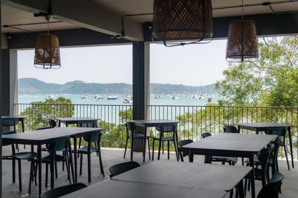 Arch 39 Beach Front Phuket 3*