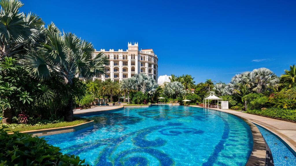 Crowne Plaza Resort Sanya Bay 5*