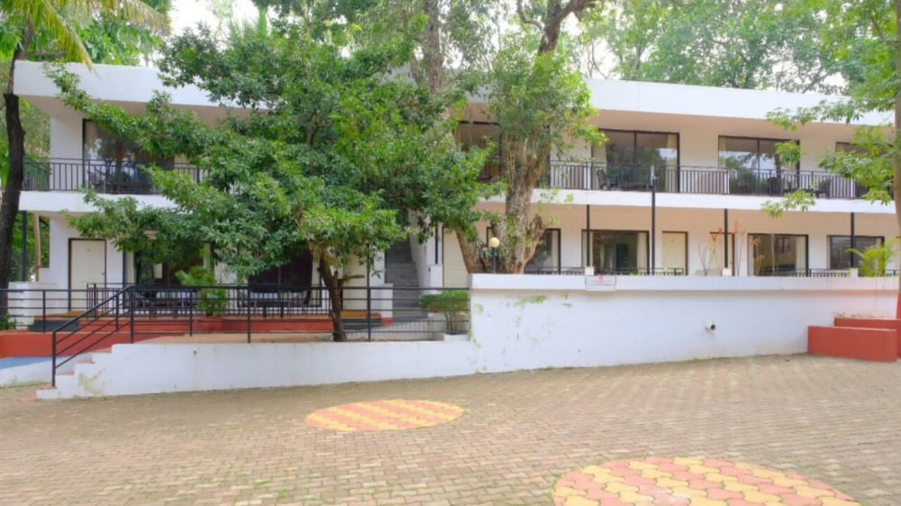 The Byke Royal Pearl (Pure Veg) 2*