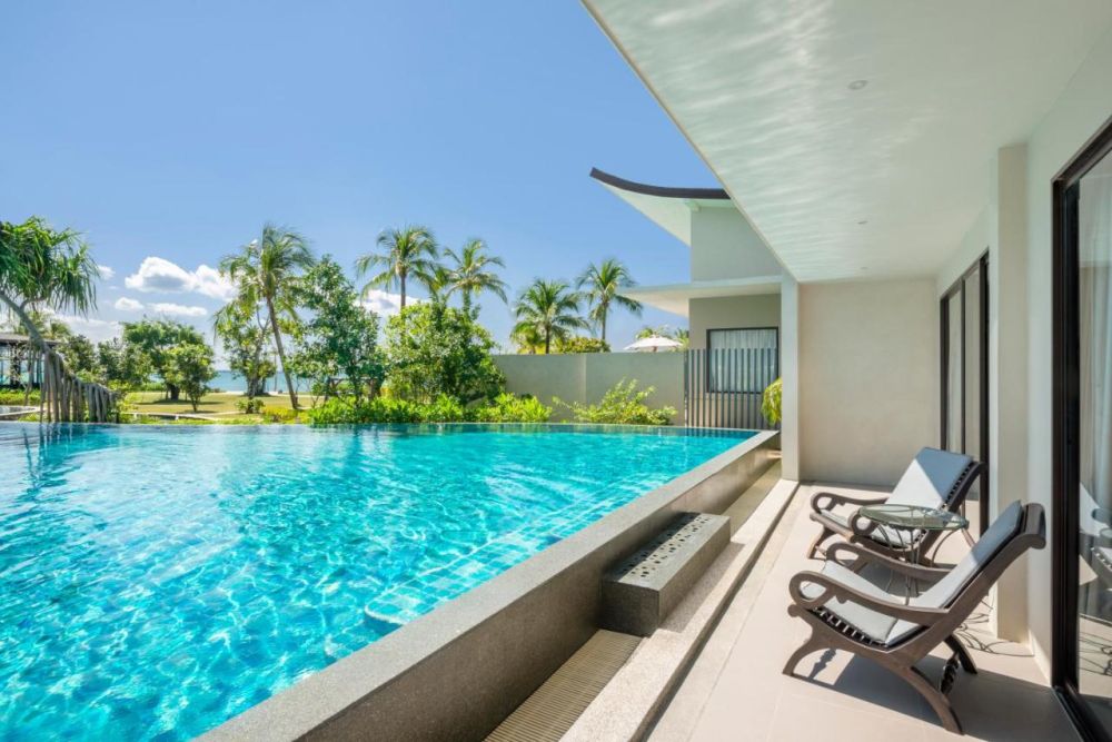 Le Meridien Khao Lak Beach 5*