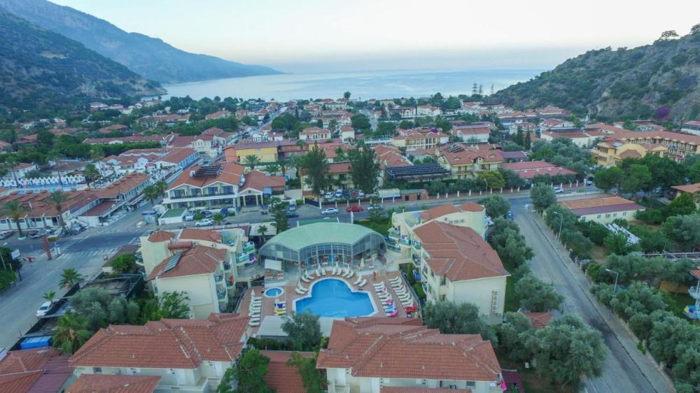 Belcehan Deluxe Hotel 4*