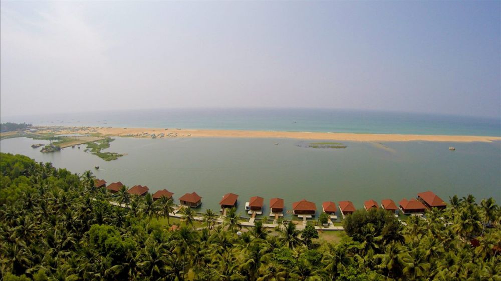 Poovar Island Resort 4*