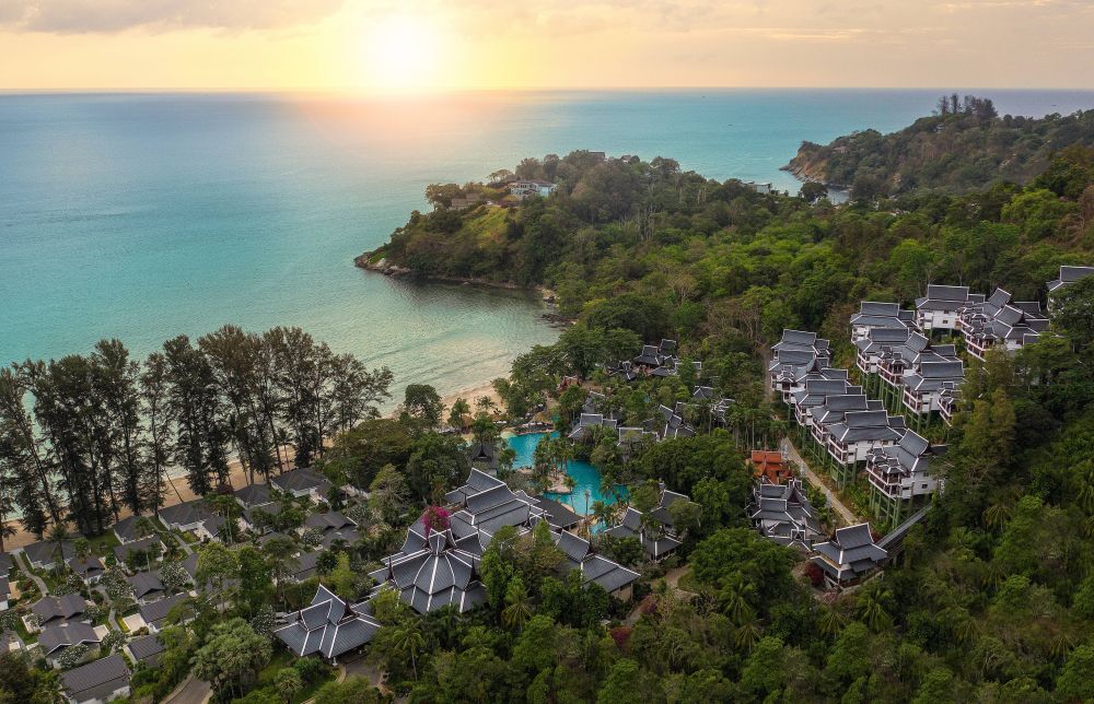 Thavorn Beach Village & Spa 5*