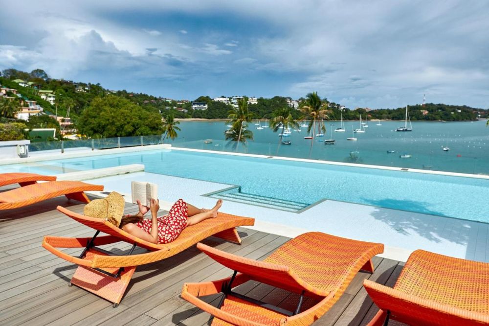 Bandara Phuket Beach Resort 4*