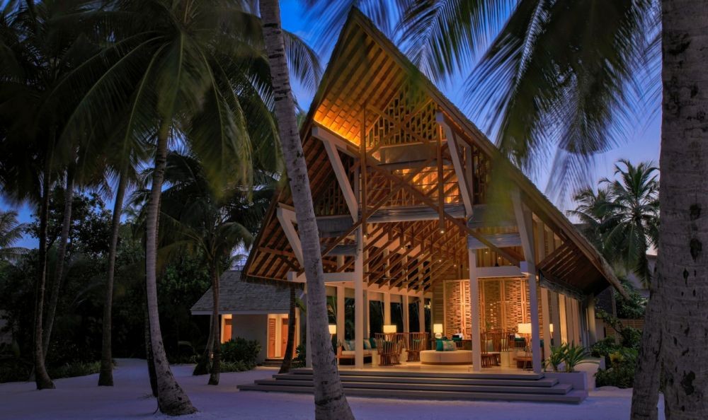 Emerald Faarufushi Resort & SPA 5*