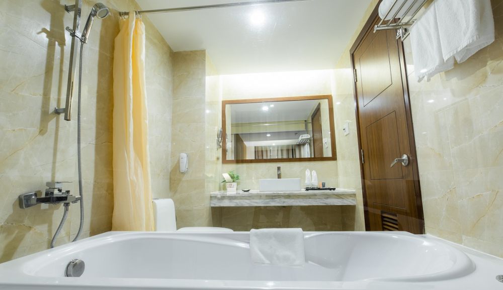 Deluxe, Muong Thanh Grand Nha Trang 5*