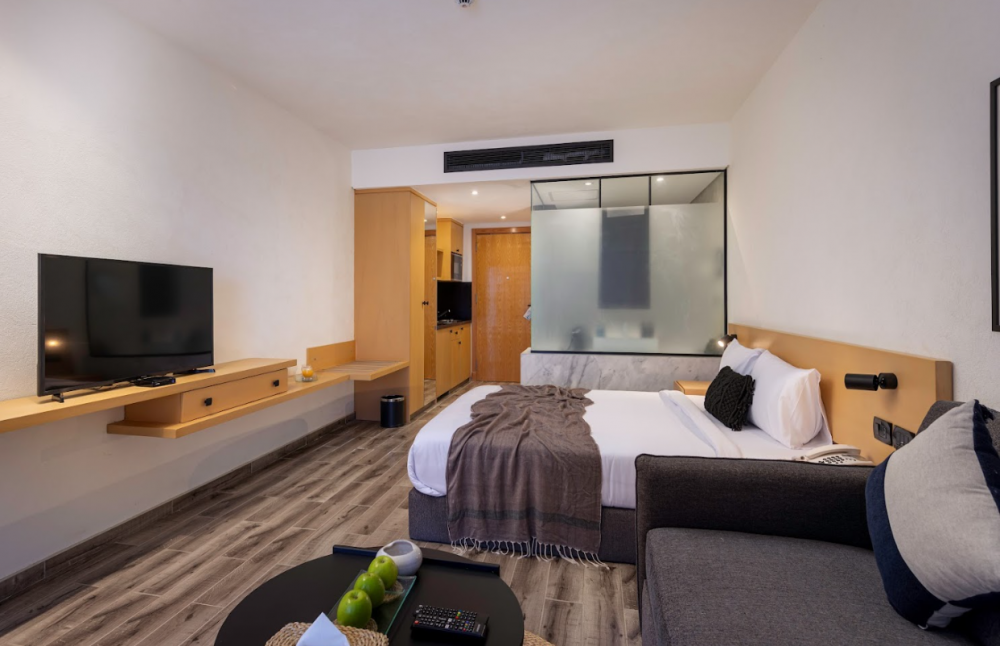 Creek Premium Studio, Creek Hotel 4*