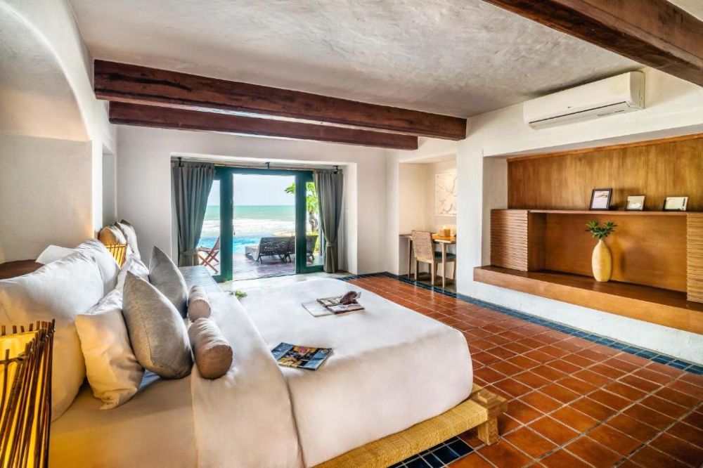 Beachfront Frangipani Residence, Aleenta Hua Hin 5*