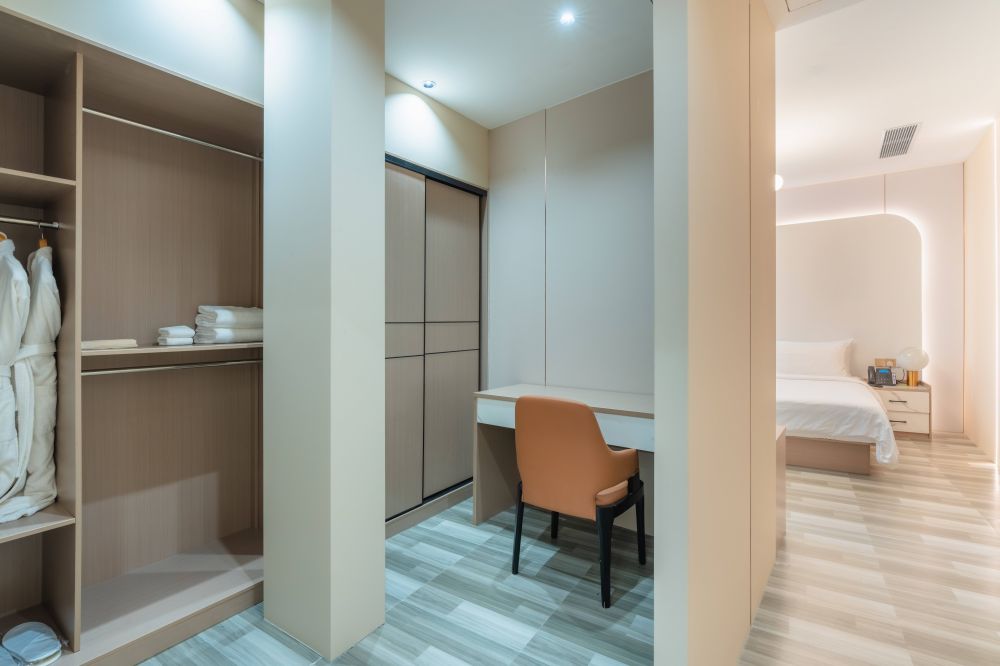 Wings Signature Suite, WINGS By Hawks Hotels 3*