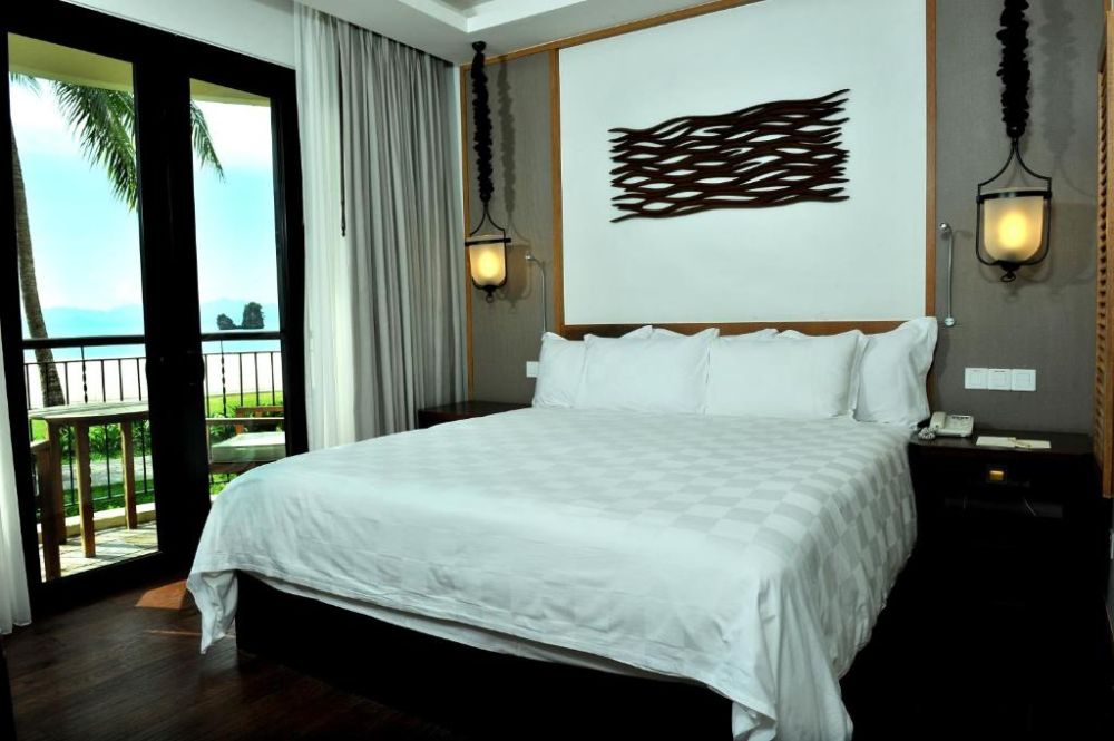 Bayu Surja Suite, Tanjung Rhu Resort 5*