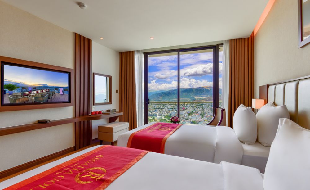 Grand Deluxe Partial Sea View, Regalia Gold Hotel Nha Trang 5*