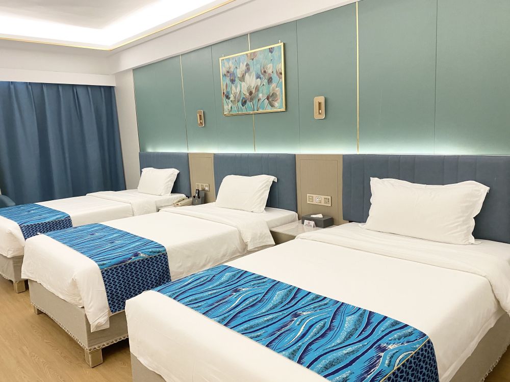 Deluxe Triple Room, Wenhao Seaview Hotel 3*