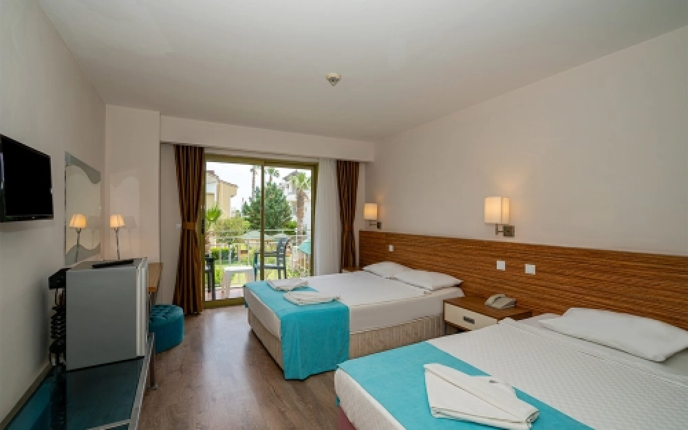 Large Room, Tu Casa Gelidonya 4*