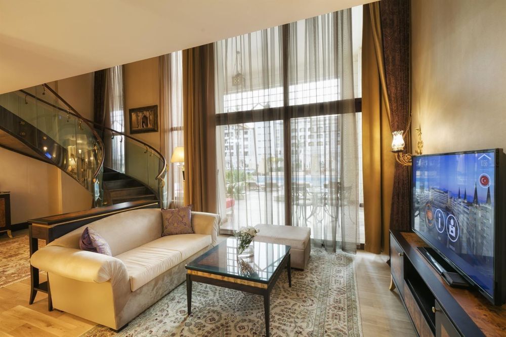 Grand Duplex Suite, Titanic Mardan Palace 5*