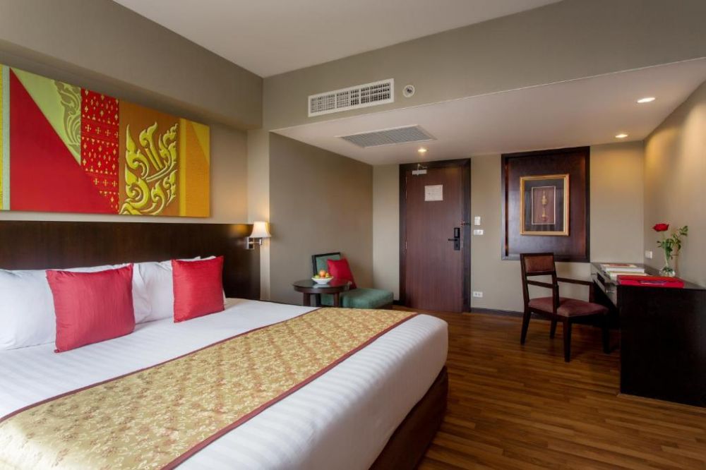 Grand Deluxe, Ramada Plaza By Wyndham Bangkok Menam Riverside 5*