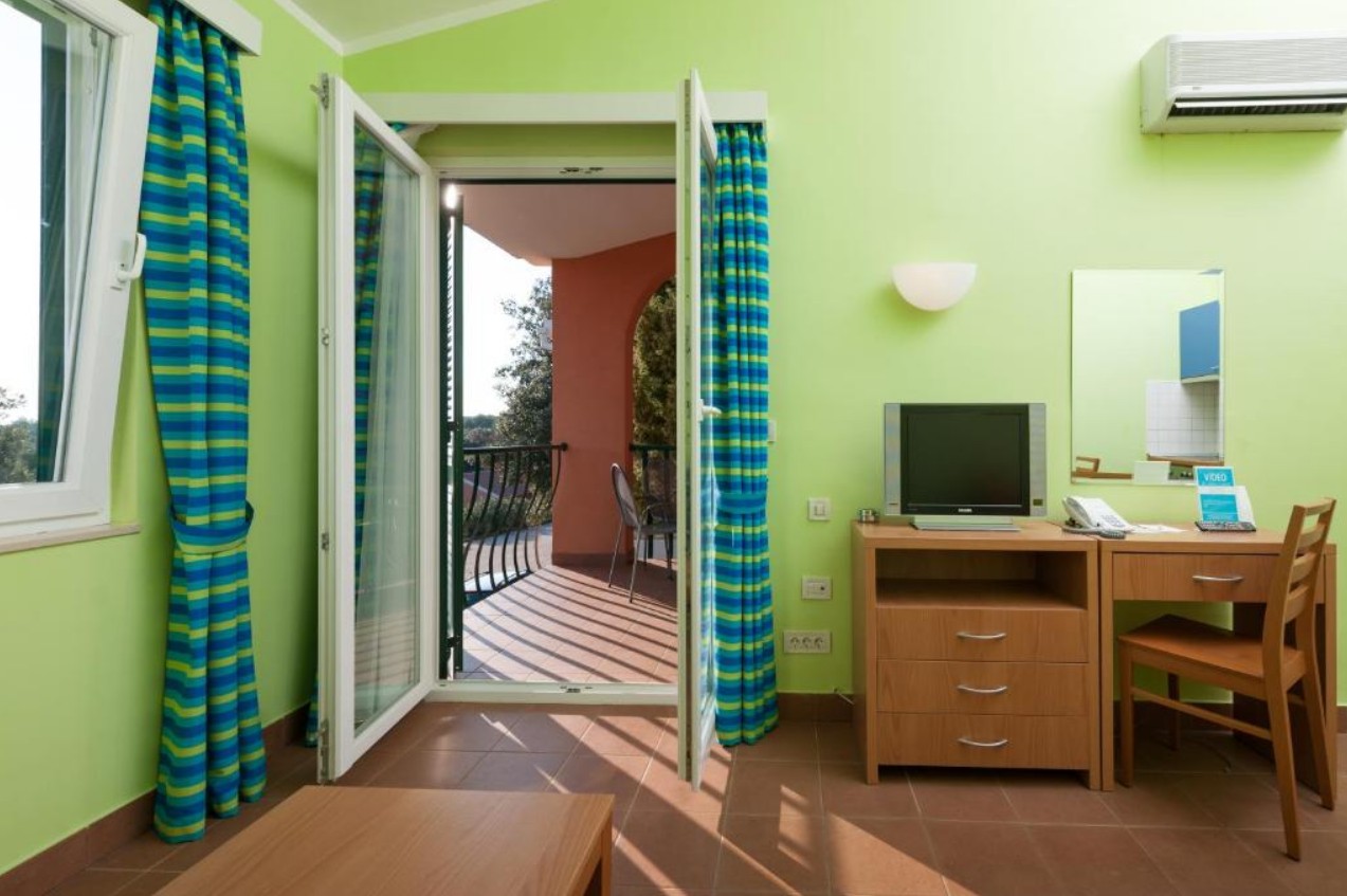 1 Bedroom Apartment Balcony/Loggia (Villa), Naturist Resort Koversada Apartments 4*