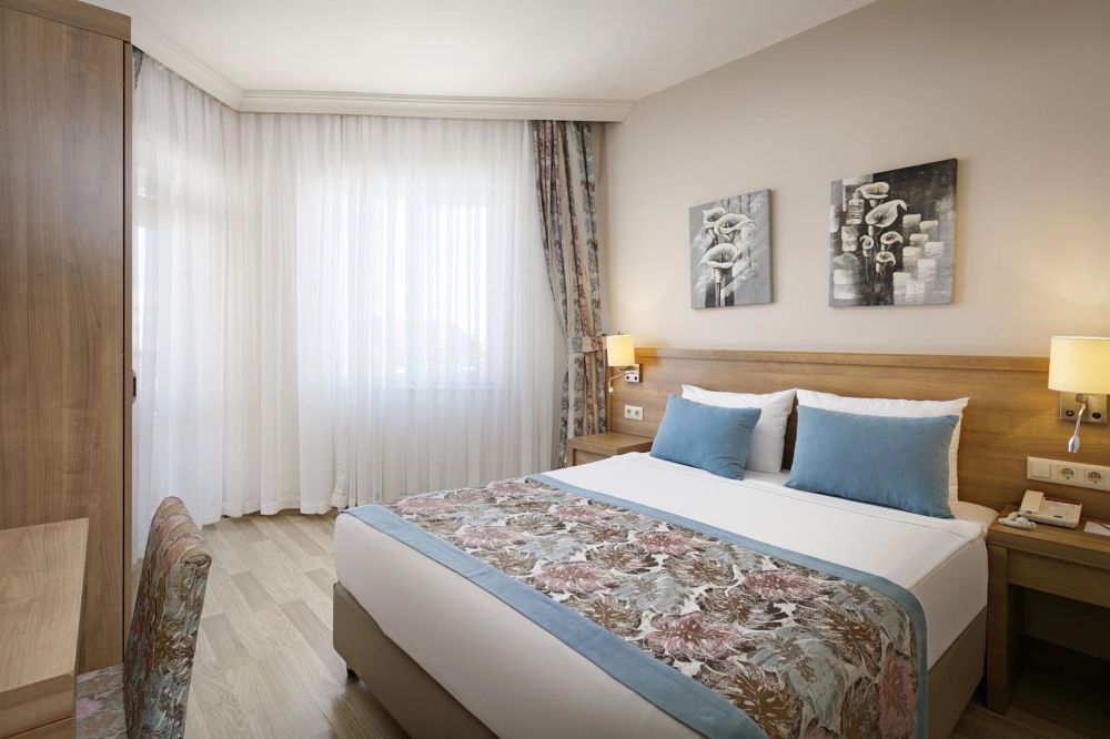 Family Suite, Ramada Resort Lara 5*