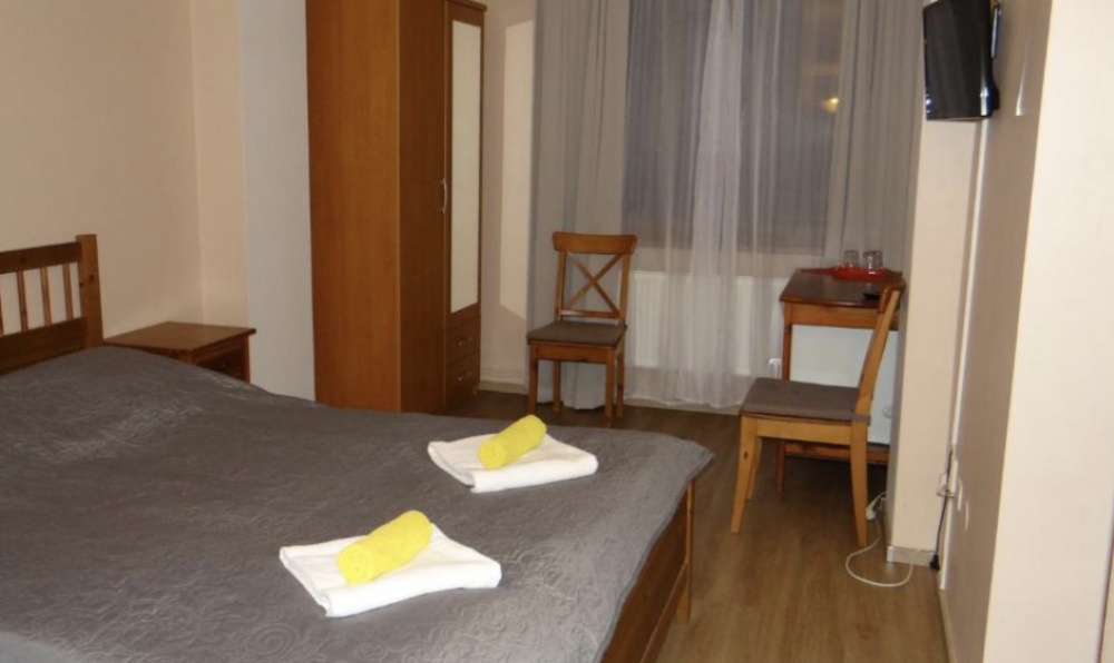 Triple Room, Pension Europa 3*