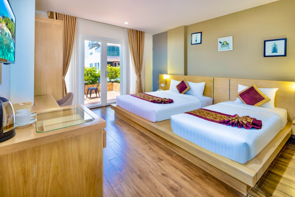 Family with balcony, Gibson Hotel Nha Trang 3*